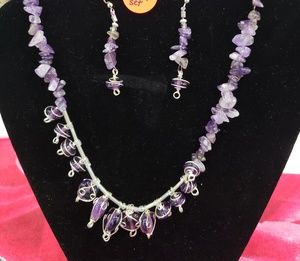 Necklace and earring set